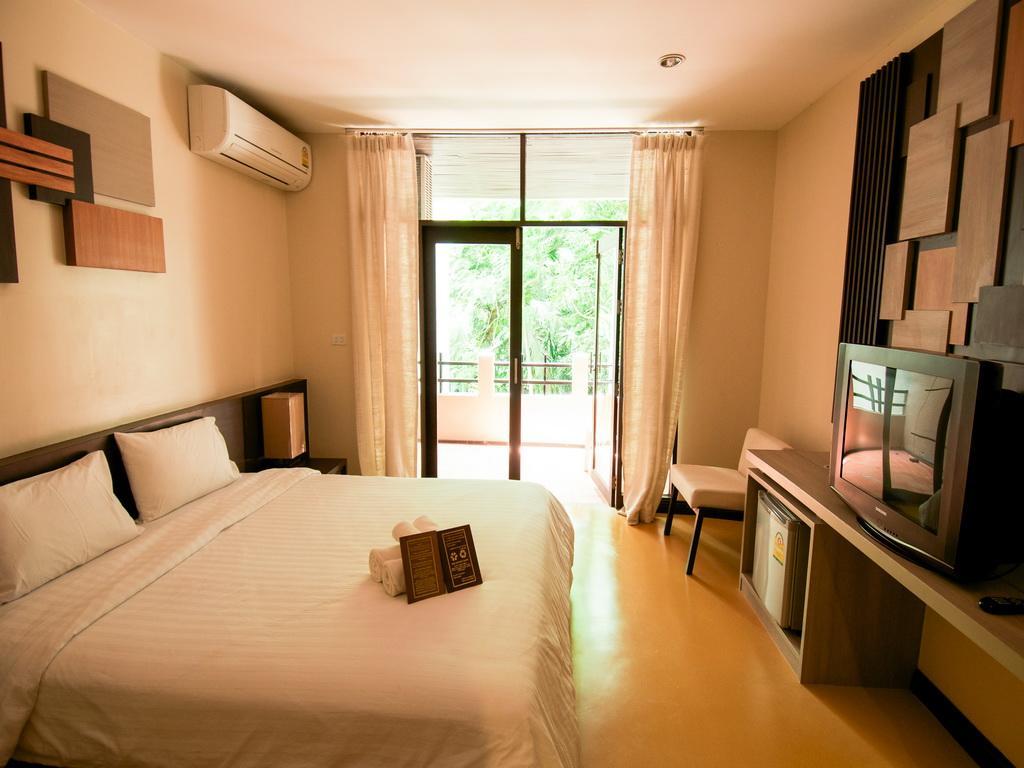 Baan Chumphon 호텔 Pathio 외부 사진